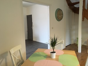 Table avec rallonges intégrées