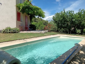 piscine et façade