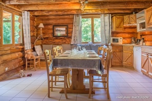 Cuisine séjour Chalet la Bresse