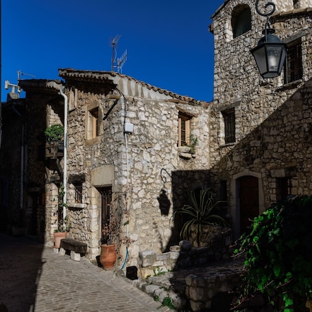 La maison au cĆur du village
