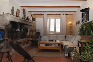 Séjour, côté Salon et Cheminée