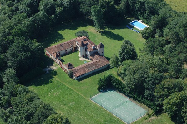 Sport court