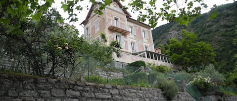 LA VILLA