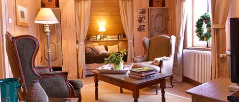 Living Room / Lounge