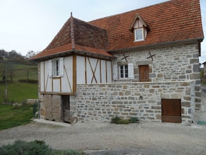 Vue façade arrière du gîte