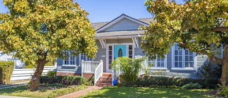 Live like a local in our beautiful beach cottage in La Jolla.