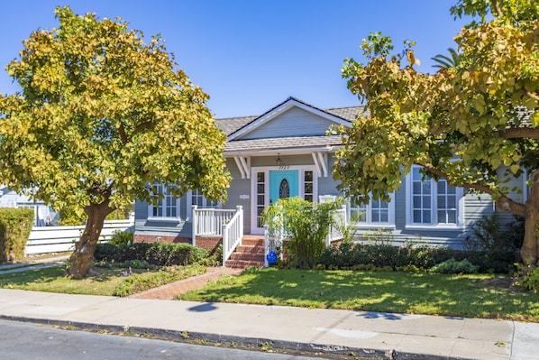 Live like a local in our beautiful beach cottage in La Jolla.