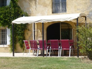 terrasse SUD 30 M2 et meubles de jardin