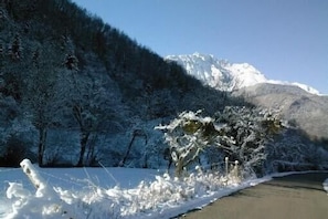 route d' accès au village