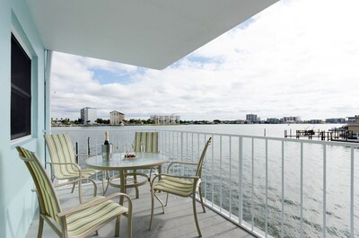 Waterfront Clearwater Beach,Fall dates reduced from $359 to as low as $189!