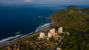 Building shown on left with closest unobstucted ocean view