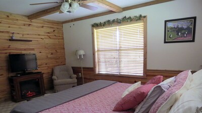 Zip Inn - Pineywoods, Hiking, Fishing,  - Quiet Country Setting Close In