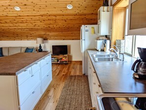 The island and kitchen countertop area.