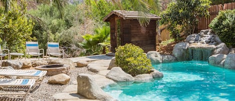 Enjoy your Very Private Natural Rock Pool w/Waterfall, Hot Sauna and Fire Pit!