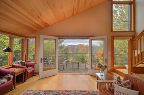 Living room view to the Mountains.