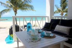 Fully Furnished Porch w BBQ & Private Rinse Shower w Access to Beach and Ocean