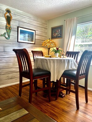 Dining Area with Large Screen TV! 