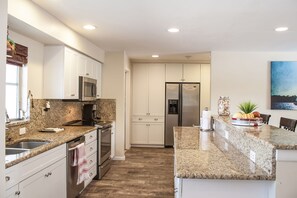 new fully equipped kitchen