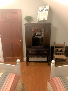 ⭐️Unique, private, cozy⭐️3 mi to Cookeville -King bed, acres of woods