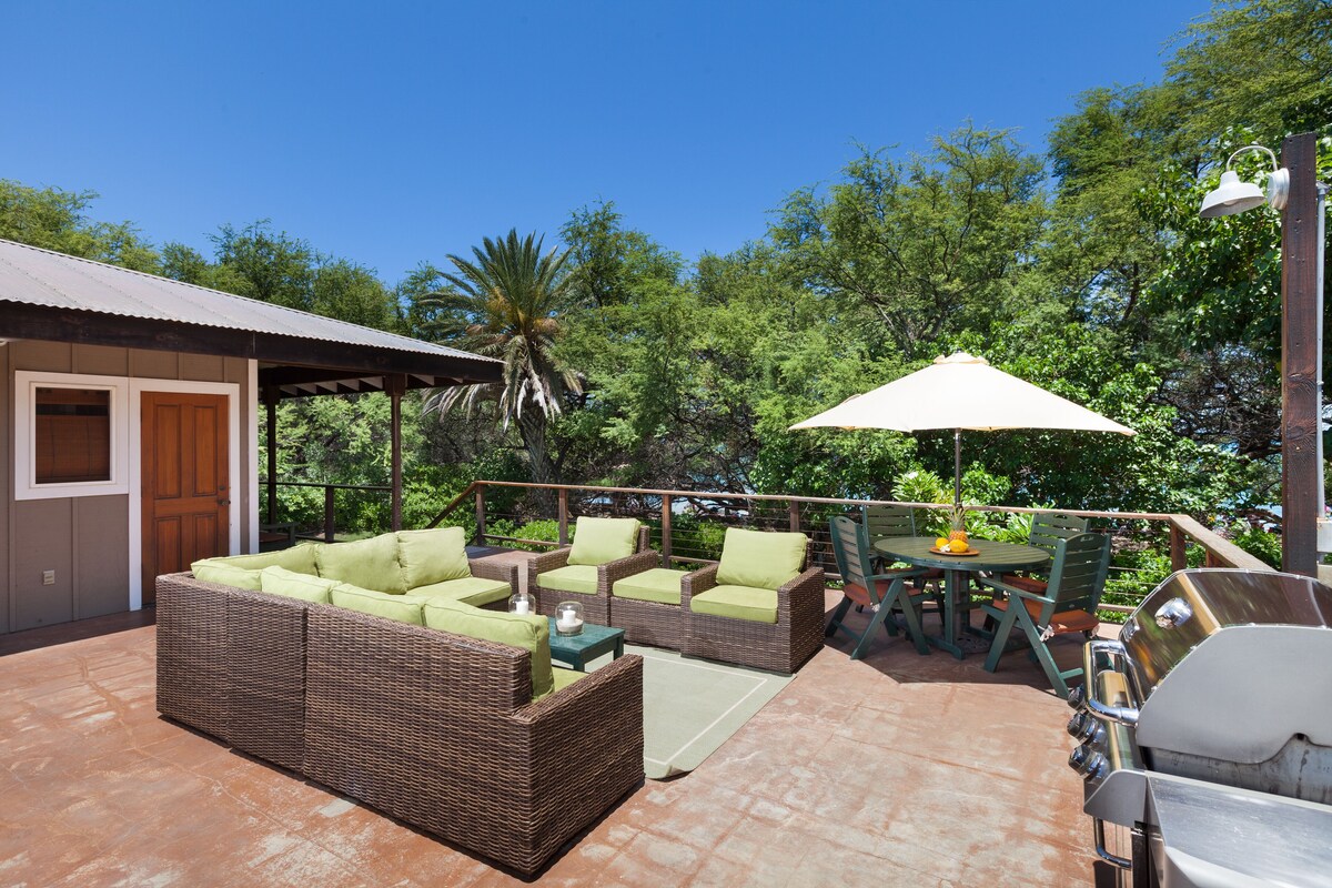 Spectacular Beachfront Home! Waialea Bay Beach House on White Sand Beach