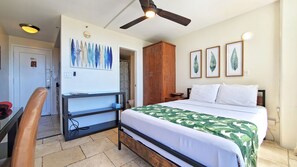 QUEEN BED STUDIO