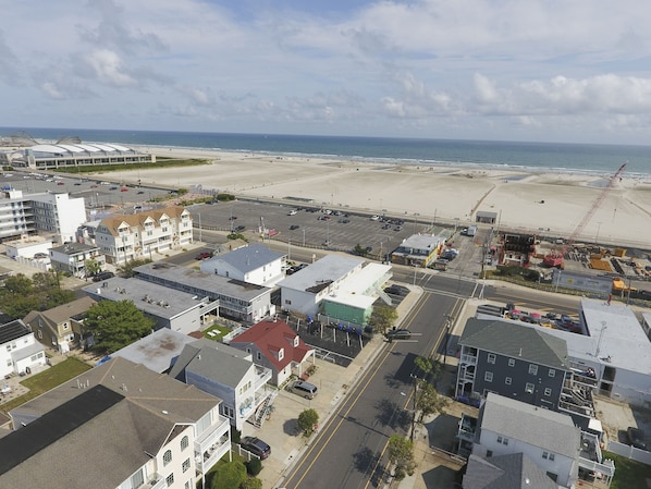 1 block from the beautiful beach