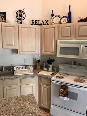 Full kitchen with upgrade granite countertops 