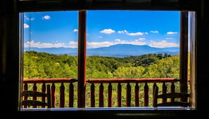 No cabins or roof-tops in front of this beautiful view from the living room! 