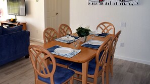 Large dining area seats 6