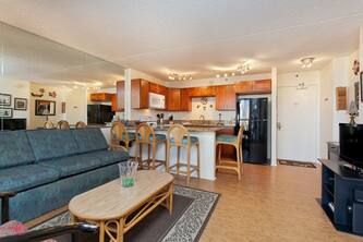 Waikiki Banyon Suite - Ocean View, Full Kitchen, Sleeps 4