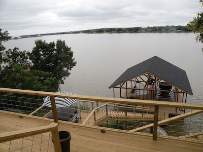 Private, Lake-Front, Guest Suite on Lake Granbury, near downtown!