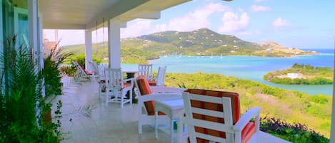 So many options for relaxing in the Caribbean breeze and taking in the view!