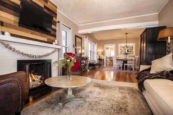 living/dining area