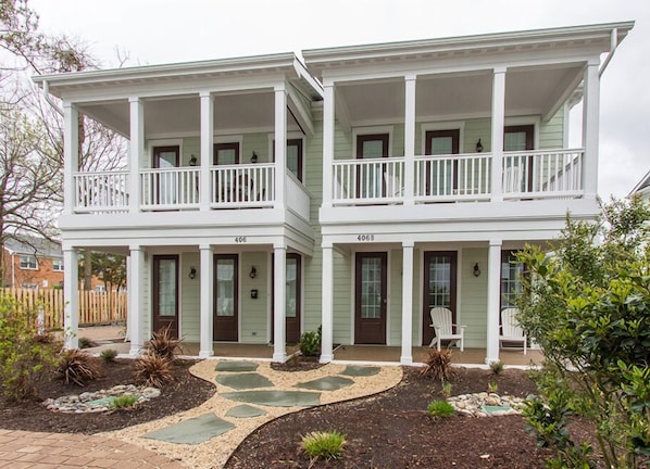 Two Bedroom Cottage Exterior Front Facing Courtyard