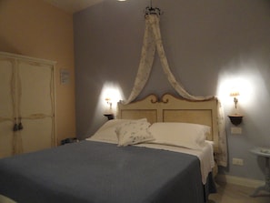 double bedroom - overview