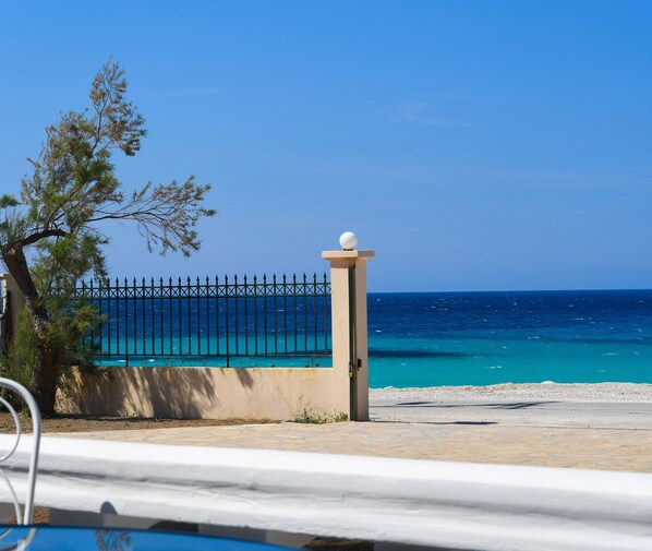 Lefkaseabnb. In other words Vacations! !