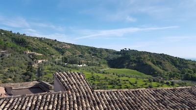 Casa Annunziata Badolato, Borgo, Mare and Olive Harvest