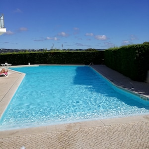 Apartment with pool 800 mts from São Martinho do Porto beach 