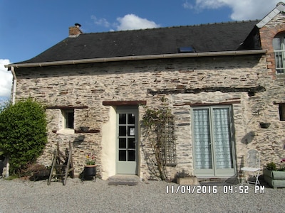The Lodge- Rural Gite, - Four  bedroom house near Chateaubriant
