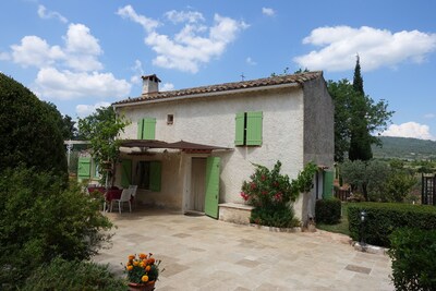 campo Bastidon provenzal en las puertas de la garganta de Verdon