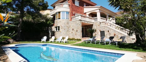 Villa Lotus, tu casa de vacaciones en Calafell / villa to rent in Calafell