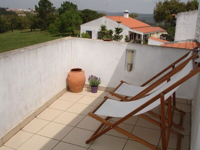  Casa das Águas en medio de la llanura del Alentejo