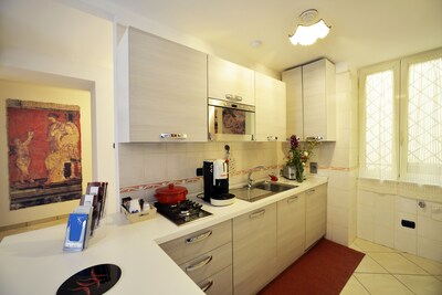 Italia Apartment - Comfortable holiday in the historic center of Naples