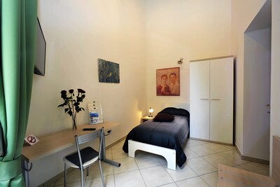 Italia Apartment - Comfortable holiday in the historic center of Naples