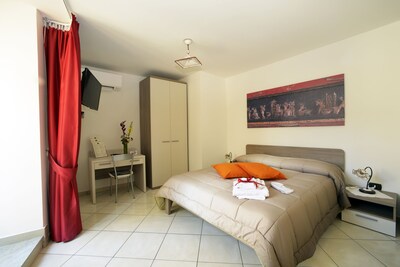 Italia Apartment - Comfortable holiday in the historic center of Naples