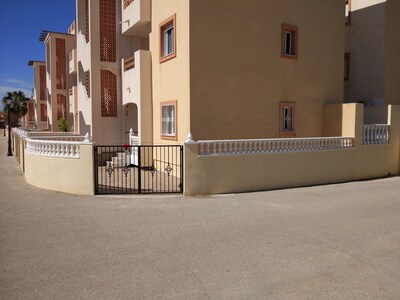 Wonderful 2 Bedroom Apartment in La Zenia, walking distance to amenities & beach