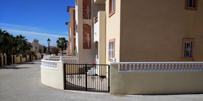 Wonderful 2 Bedroom Apartment in La Zenia, walking distance to amenities & beach