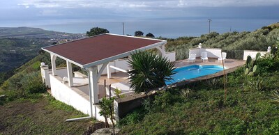 Villa with sea view pool