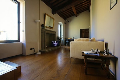 Florence View Luxury Apartment just steps from Ponte Vecchio