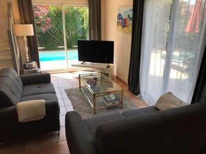 SALON AVEC TV DE 102cm